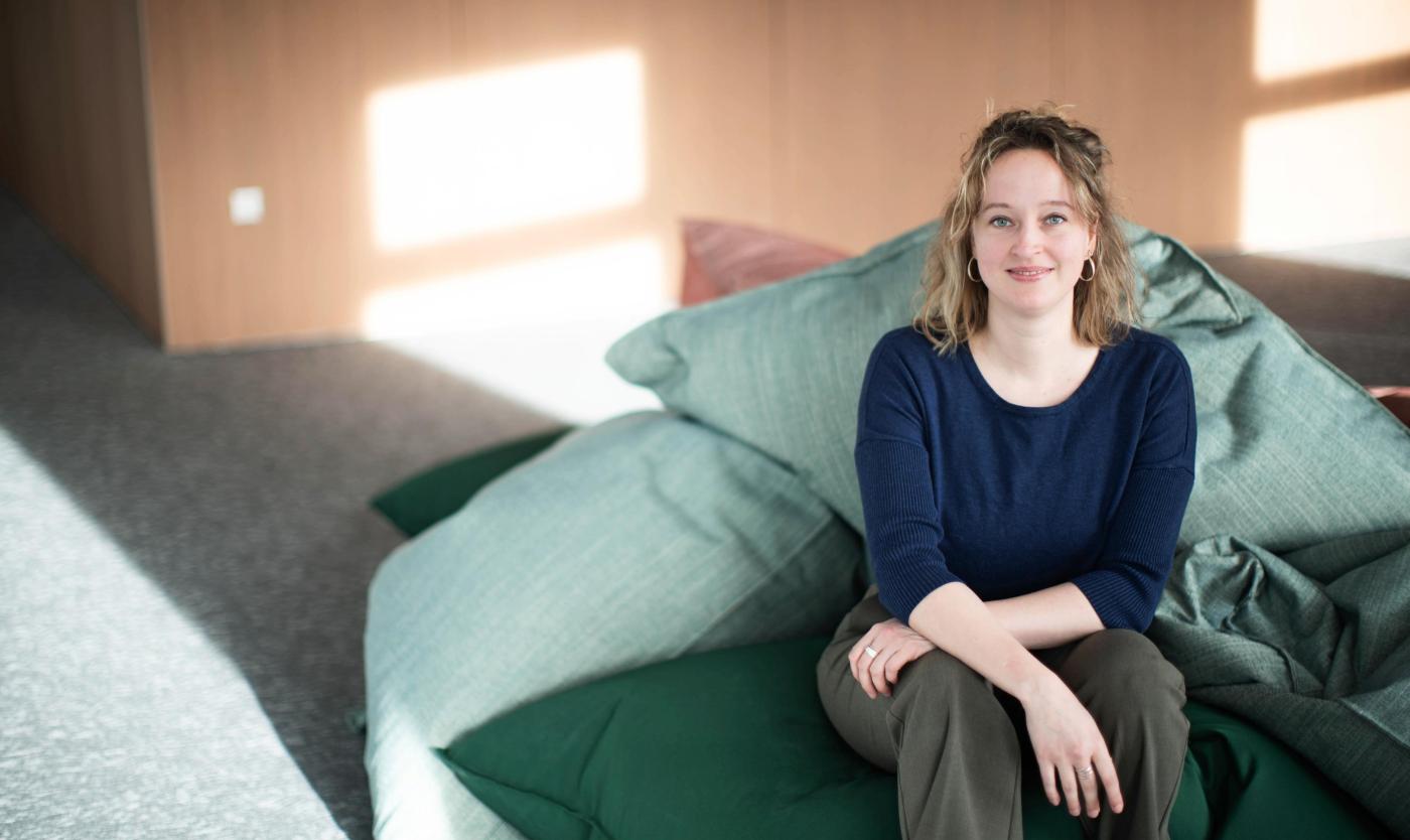 Kyra Hidding is onderwijskundige en coördineert de technologische ondersteuning voor docenten en draagt bij aan de dagelijkse werking van het LIC-gebouw. Kyra Hidding is onderwijskundige en coördineert de technologische ondersteuning voor docenten en draagt bij aan de dagelijkse werking van het LIC-gebouw.