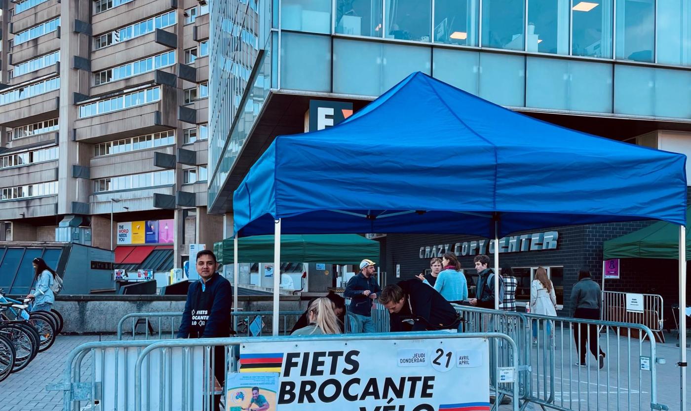 Jaarlijkse fietsbrocante van het Greenteam op de esplanade op de Main Campus in Etterbeek