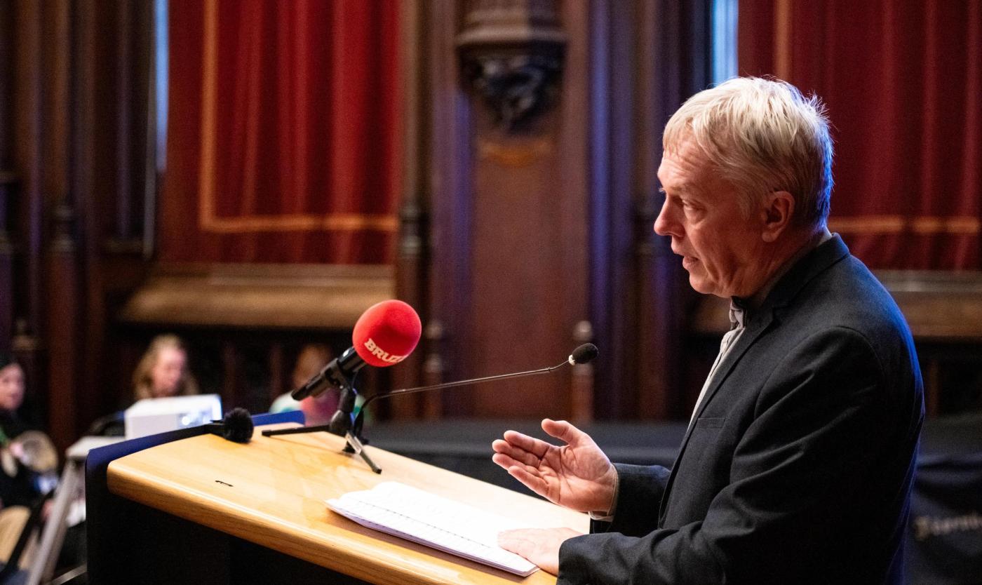 Jan Danckaert speecht op Saint V