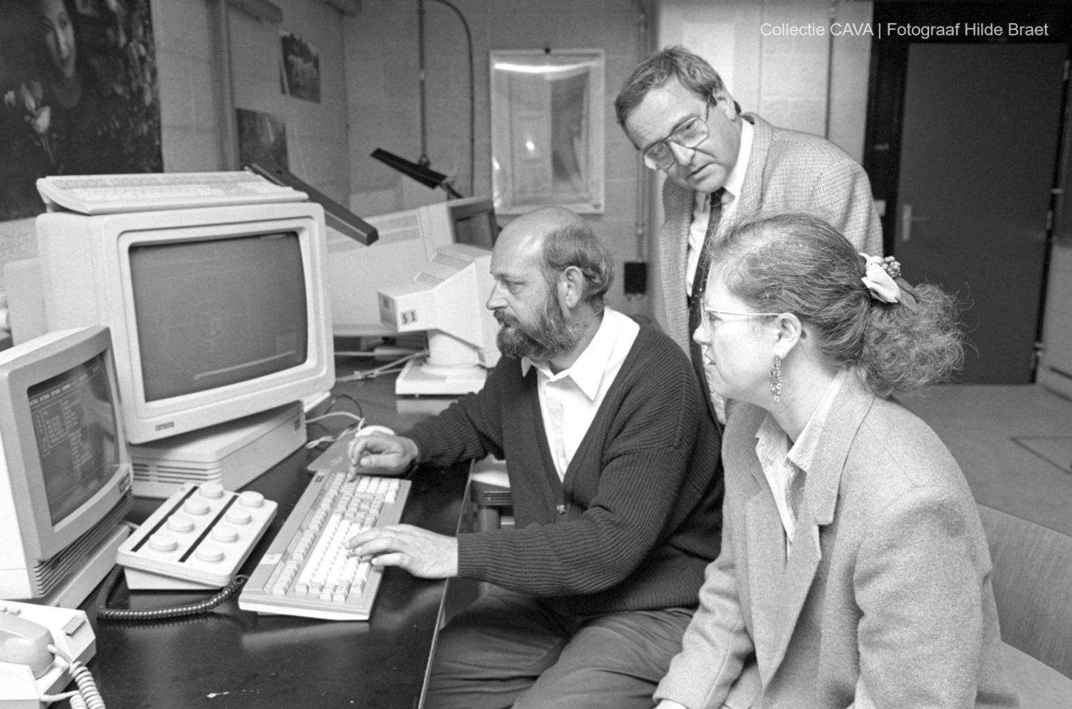 Catherine Declerck aan computer