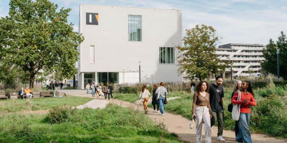 Studenten op campus Etterbeek 