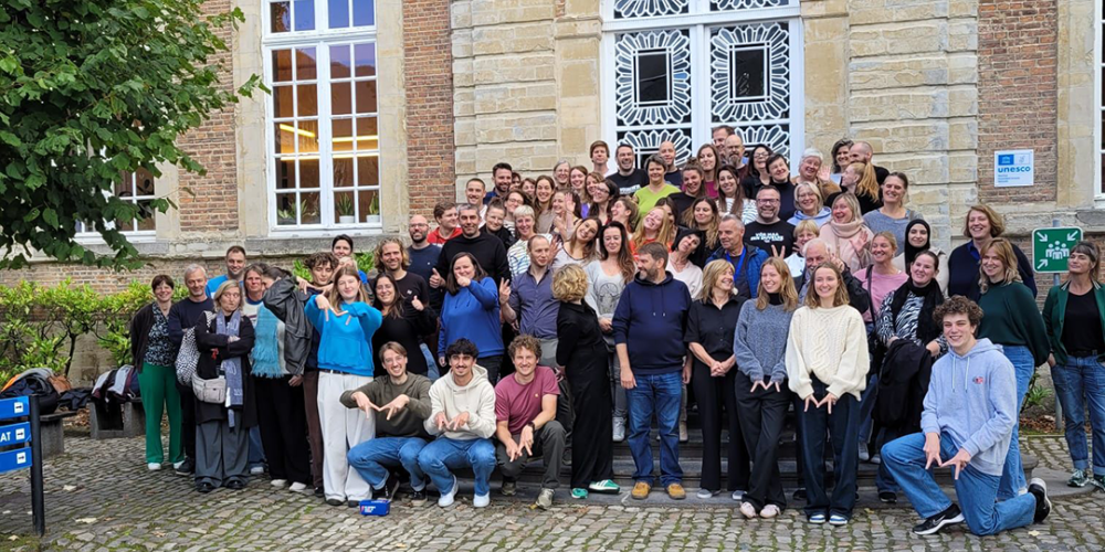 VUB-studenten met hun oud-leerkrachten