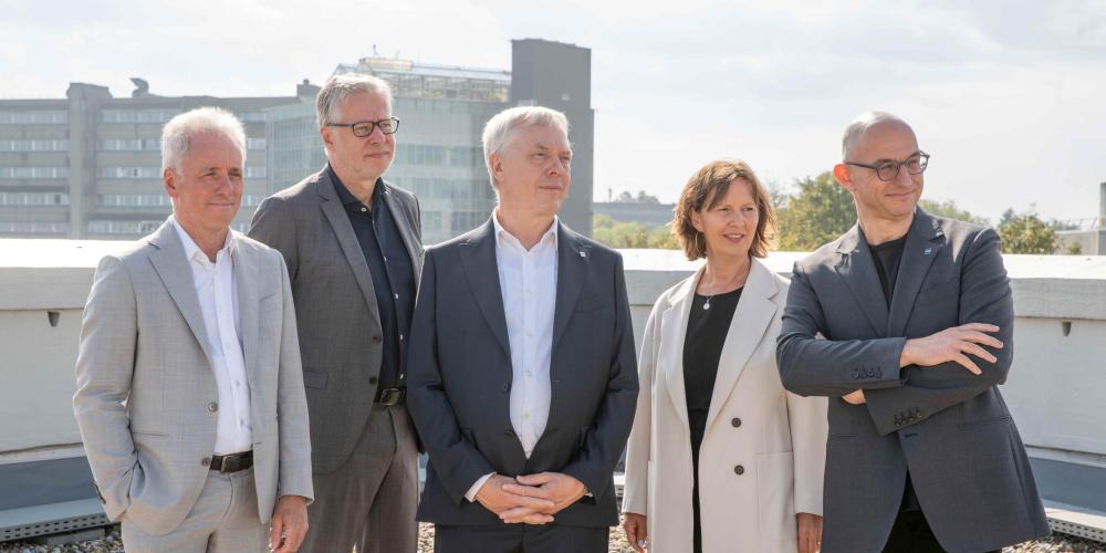 Nieuwe rectorenploeg met - van links naar rechts: Peter Schelkens, Pieter Ballon, Jan Danckaert, Sofie De Kimpe, Wim Vandenbussche