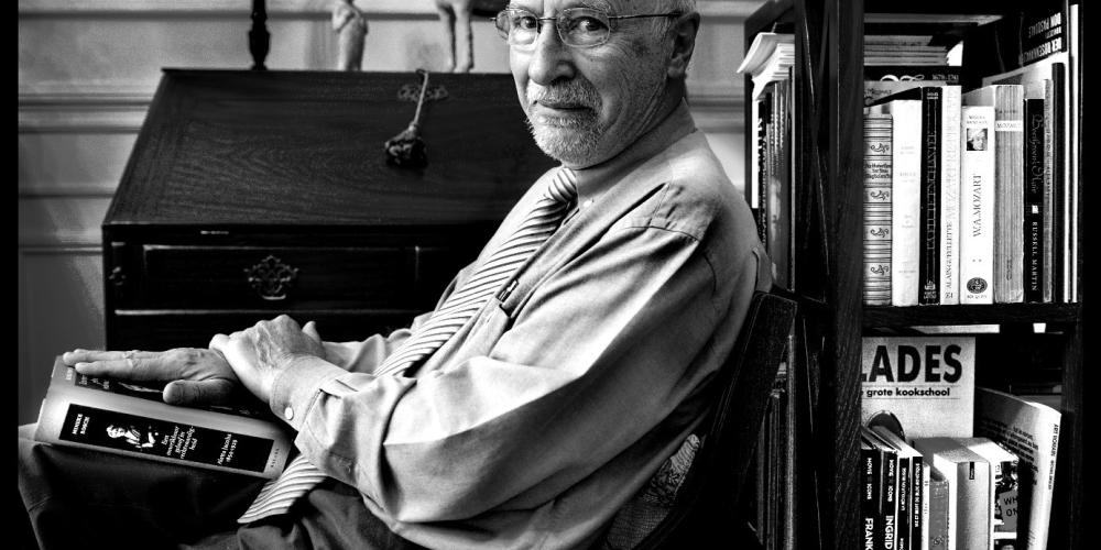 Zwart-witfoto van Professor Jean-Jacques Amy