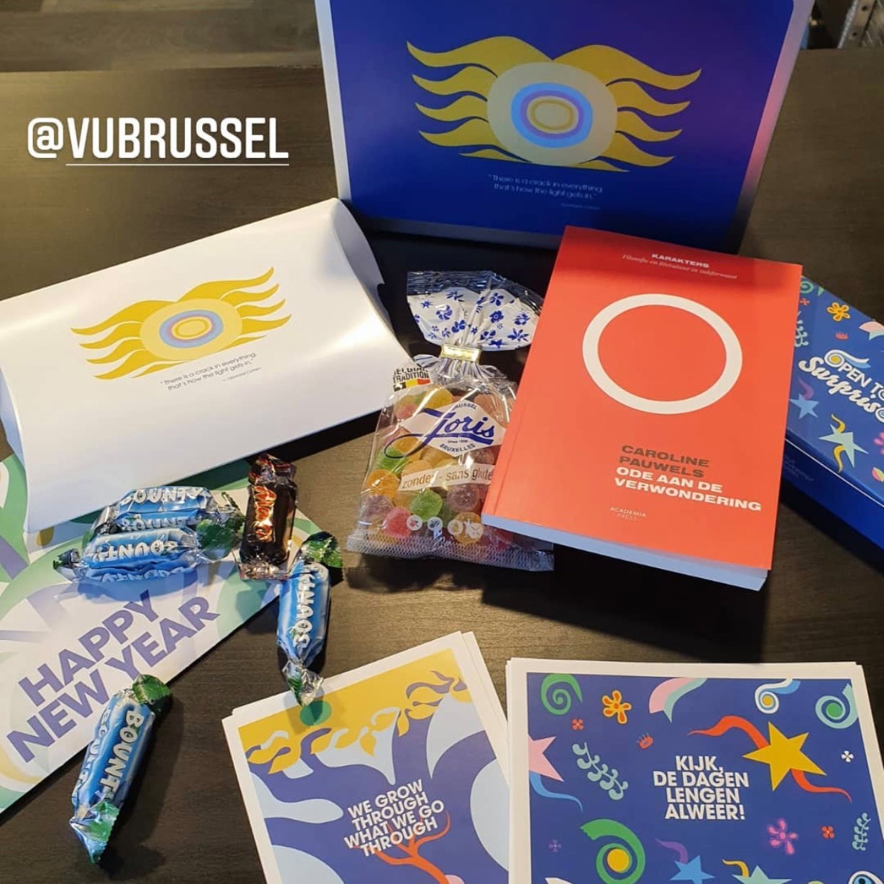 VUB giftbox met eindejaarskaartjes